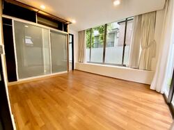 Third Avenue (D10), Detached #561605691